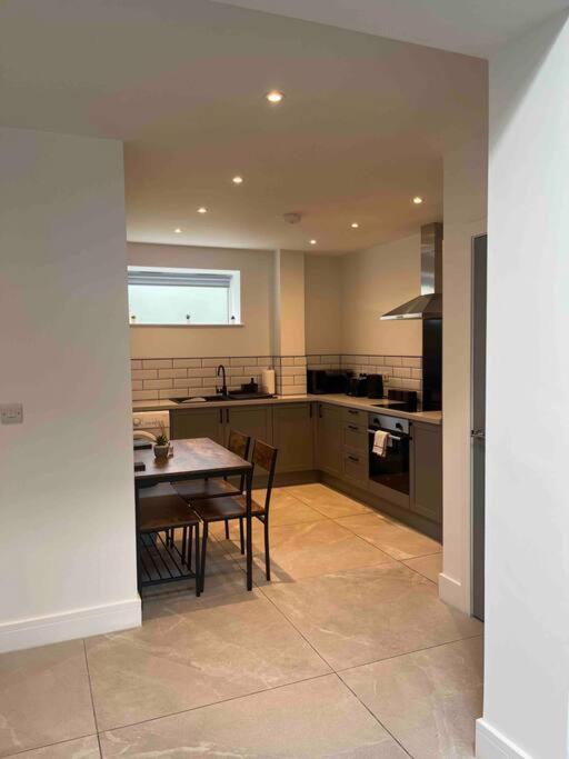 Entire Property In Downham Market, Serviced Accomodationアパートメント エクステリア 写真
